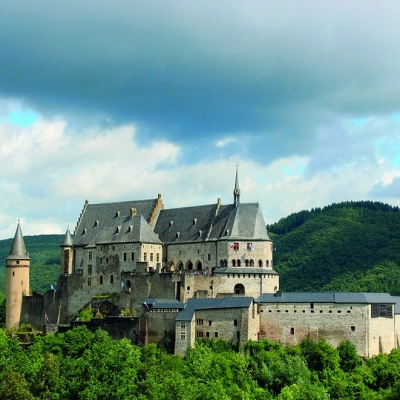 Calendar cu imagini Castle, 31.5 x 48 cm, 12 file, 2026